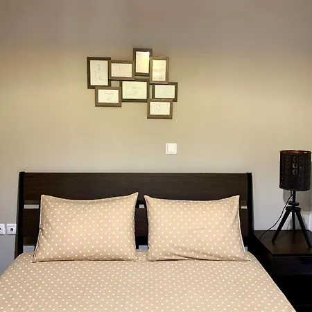 Leo's * Lefkada City